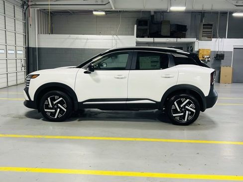 New 2026 Nissan Kicks SV image 13