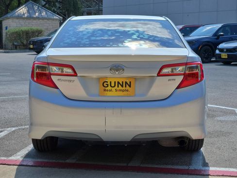 Used 2013 Toyota Camry SE FWD image 4