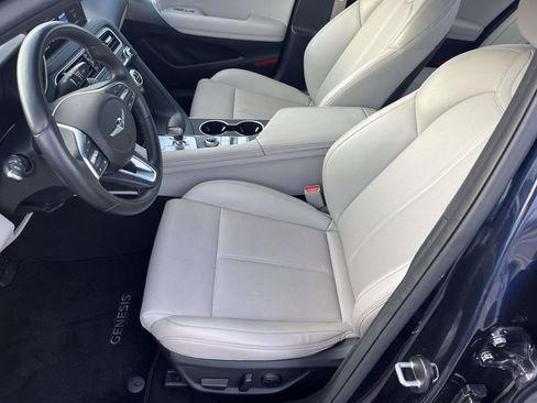 Used 2023 Genesis G70 2.0T image 16