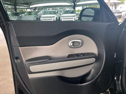 Used 2018 Kia Soul image 22