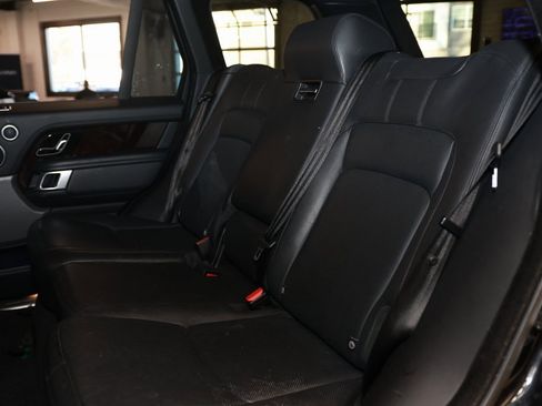 Used 2019 Land Rover Range Rover HSE image 12