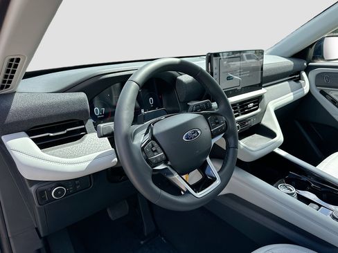 New 2026 Ford Explorer Platinum w/ LUX Leather Package AWD/4WD image 6