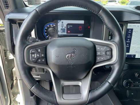 Used 2022 Ford Bronco Outer Banks AWD/4WD image 15