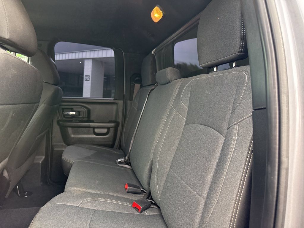 Used 2021 RAM 1500 Warlock AWD/4WD image 32