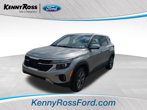 Used 2025 Kia Seltos LX image 1