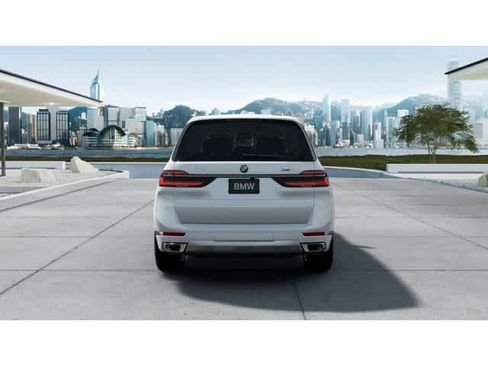 New 2026 BMW X7 xDrive40i image 5