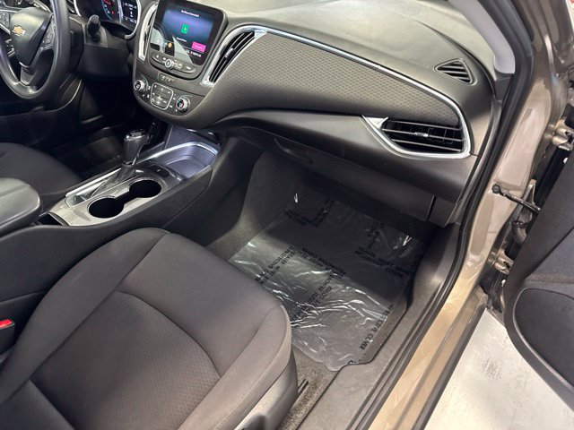 Used 2020 Chevrolet Malibu LT FWD image 24