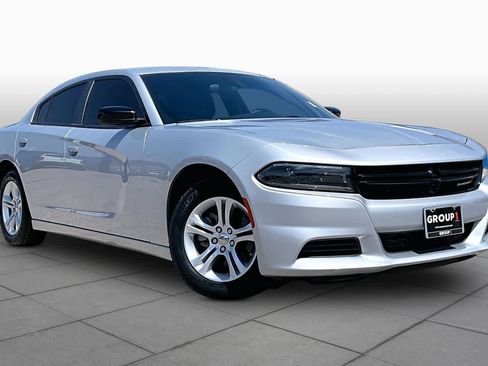 Used 2023 Dodge Charger SXT RWD image 3