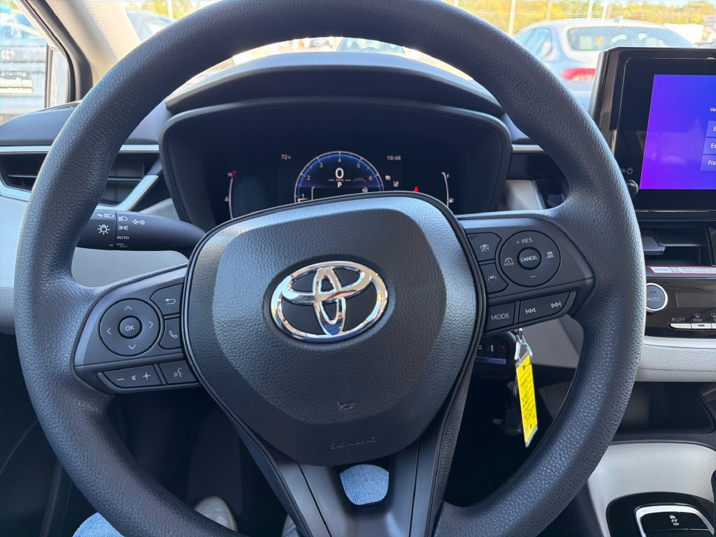 Used 2027 Toyota Corolla LE FWD image 12