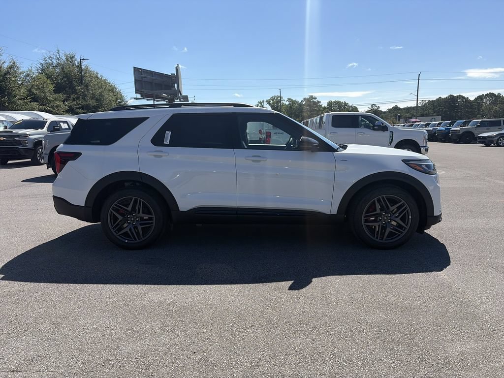 New 2026 Ford Explorer ST-Line w/ ST-Line Street Pack RWD image 8