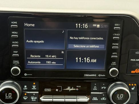 Used 2021 Toyota Highlander XLE AWD/4WD image 33