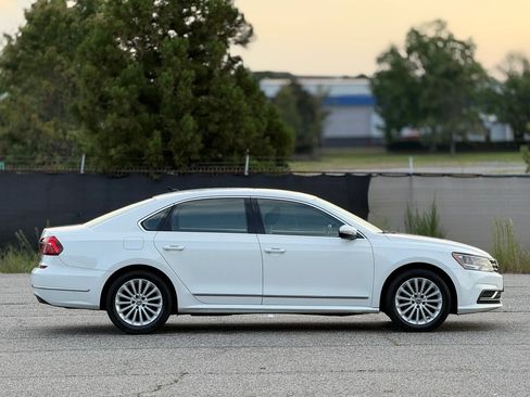 Used 2017 Volkswagen Passat 1.8T SE FWD image 7