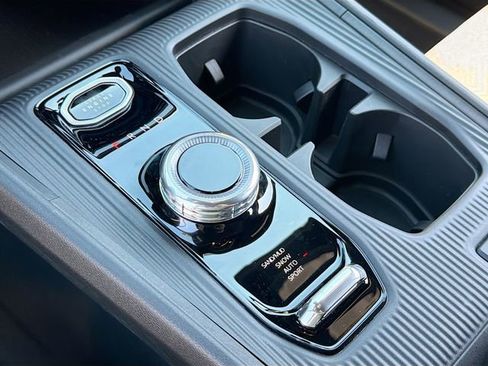 New 2026 Jeep Cherokee Laredo AWD/4WD image 17