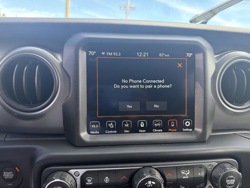 Used 2022 Jeep Wrangler Unlimited Sport AWD/4WD image 25