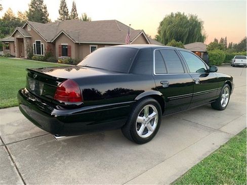 Used 2004 Mercury Marauder image 4