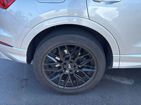 Used 2020 Audi Q3 2.0T Premium Plus w/ Premium Plus Package AWD/4WD image 6