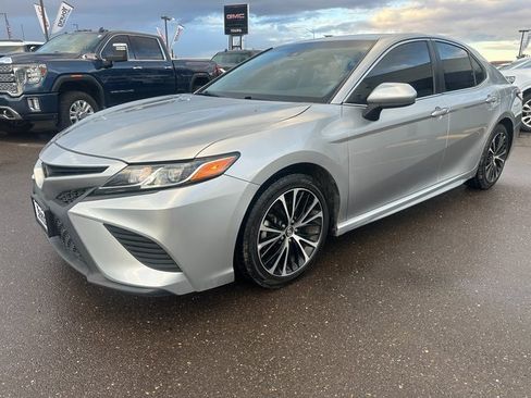 Used 2018 Toyota Camry SE image 8