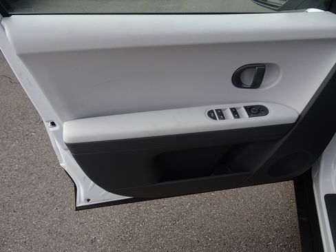 New 2026 Hyundai Ioniq 5 SEL image 13