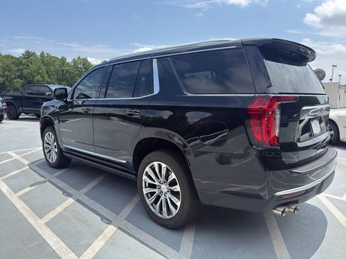 Used 2023 GMC Yukon Denali w/ Advanced Technology Package AWD/4WD image 2