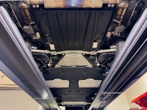 Used 2018 Porsche 911 GT2 RS image 95