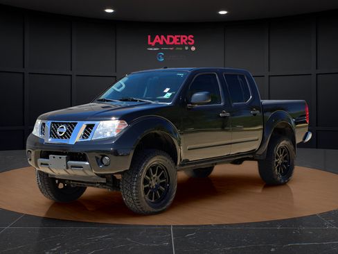 Used 2018 Nissan Frontier SV RWD image 1