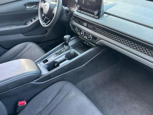 Used 2023 Honda Accord LX image 31
