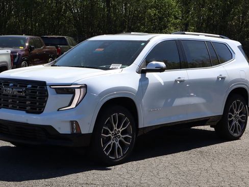 New 2026 GMC Acadia Denali Ultimate w/ LPO, Floor Liner Package AWD/4WD image 2