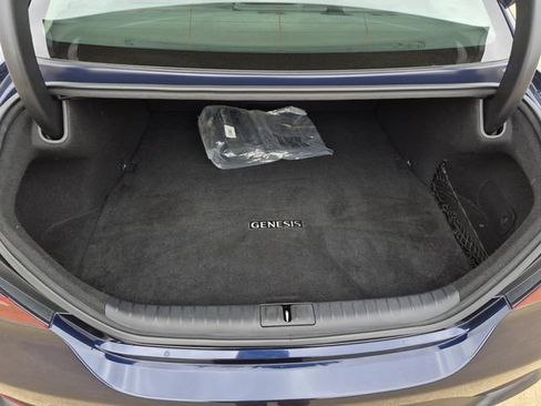 Used 2023 Genesis G70 2.0T RWD image 11