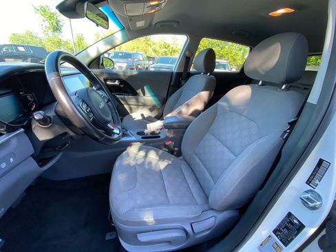 Used 2022 Kia Niro LXS w/ Digital Cluster Package FWD image 25