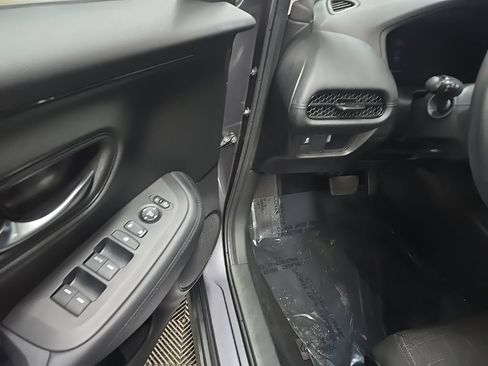 Used 2023 Honda HR-V LX image 29