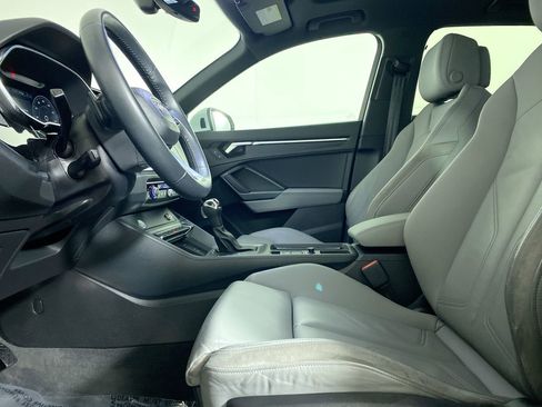 Used 2020 Audi Q3 2.0T Premium Plus w/ Premium Plus Package image 2
