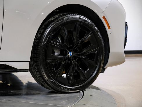 Used 2024 BMW 740i w/ Premium Package 2 image 68