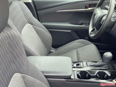 Certified 2025 Toyota Camry LE FWD image 13