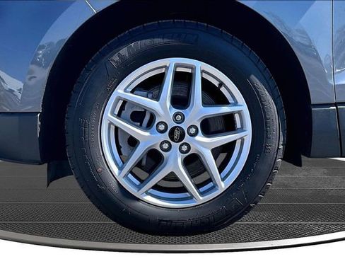 Used 2023 Ford Edge SEL image 33