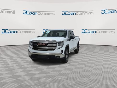 Used 2024 GMC Sierra 1500 SLT AWD/4WD image 4