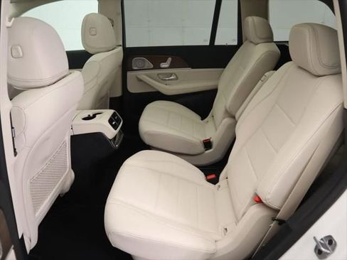 New 2026 Mercedes-Benz GLS 450 4MATIC image 22