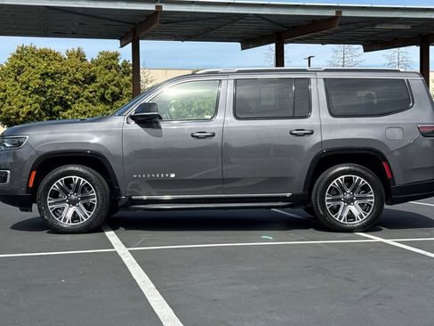 Used 2024 Jeep Wagoneer Series II w/ Flexible Seating Group image 13