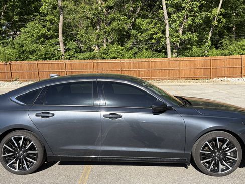 Used 2024 Honda Accord Touring image 11