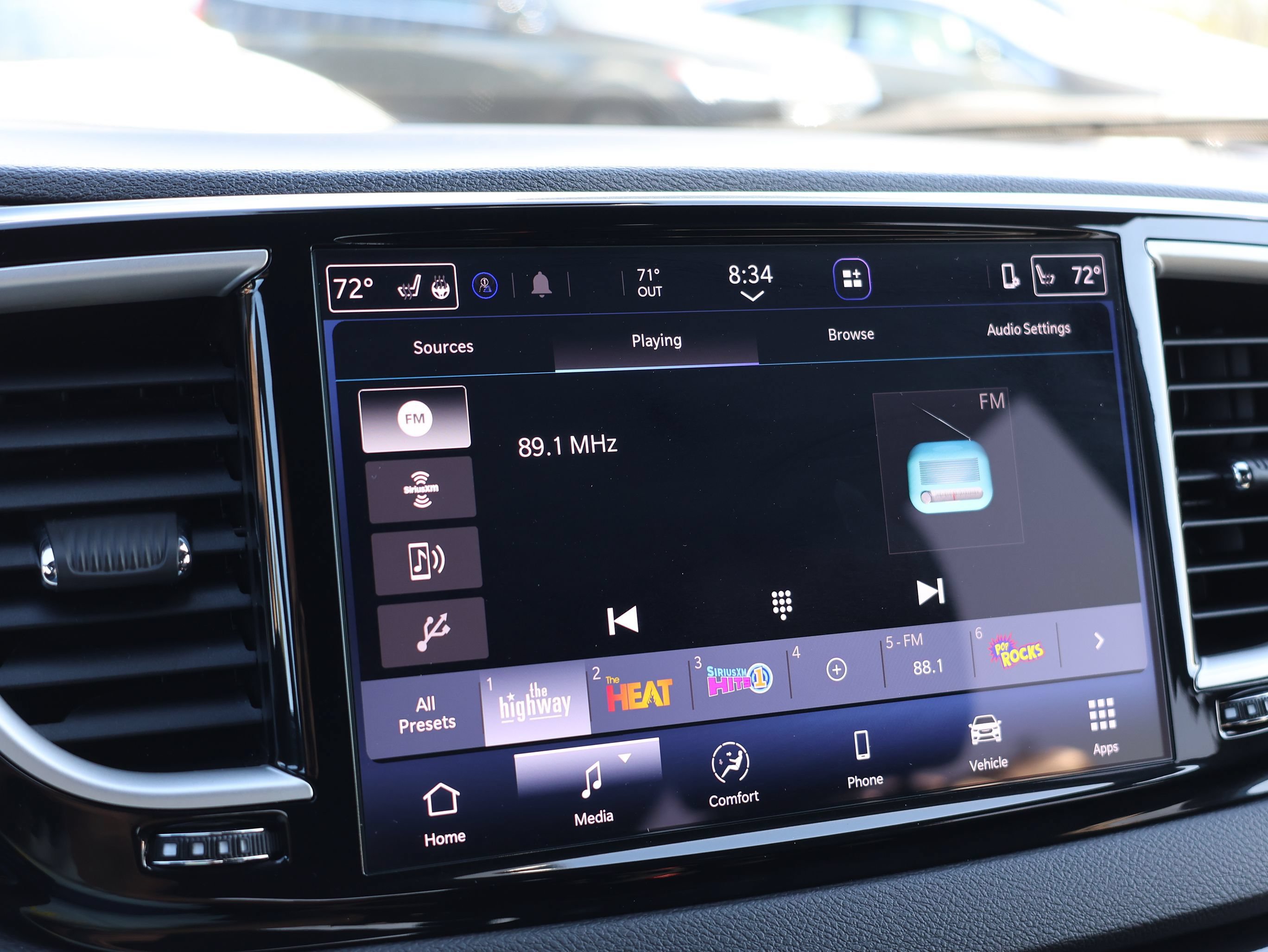 Used 2027 Chrysler Pacifica Select FWD image 40
