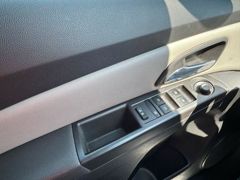 Used 2015 Chevrolet Cruze LT FWD image 28