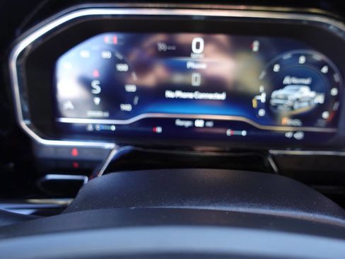 Used 2024 Chevrolet Silverado 1500 LT image 48