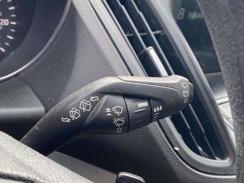 Used 2017 Ford Escape SE w/ Equipment Group 201A image 26