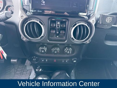 Used 2014 Jeep Wrangler Unlimited Rubicon image 31