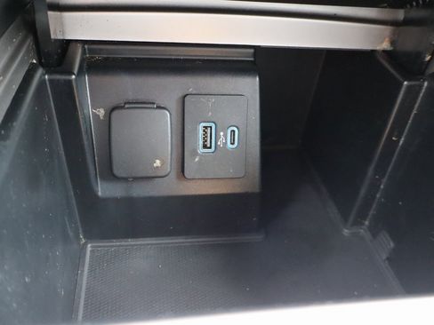 Used 2020 Ford Explorer XLT w/ Equipment Group 202A image 15