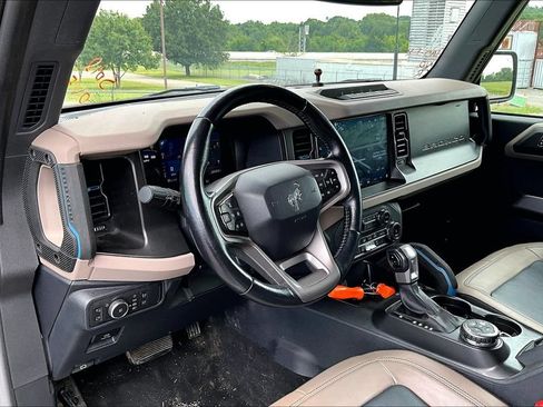 Used 2022 Ford Bronco Wildtrak AWD/4WD image 5