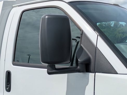 New 2025 Chevrolet Express 3500 w/ Power Convenience Package image 12