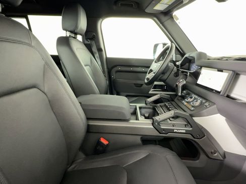 Used 2023 Land Rover Defender 110 S image 27