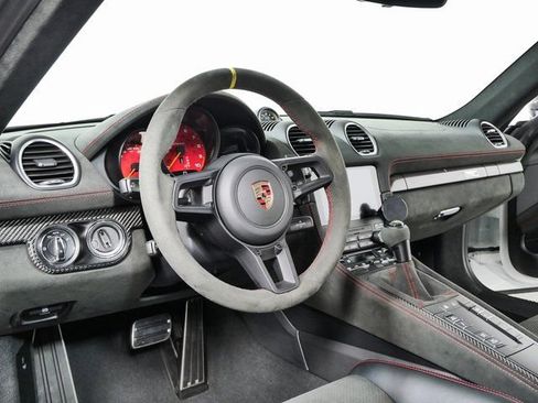 Certified 2025 Porsche 718 Cayman GT4 RS RWD image 4