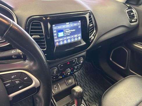 Used 2019 Jeep Compass Latitude FWD image 20