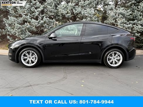 Used 2022 Tesla Model Y Long Range image 4